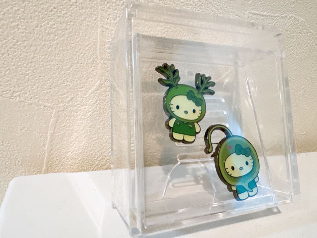 日本館限定　ピンバッジ　万博　ヒジキ　ウチワヒゲムシ　ケース付き　藻キティ　藻類