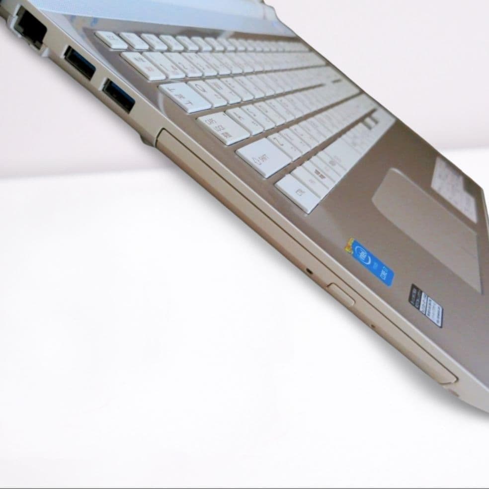 9T2 Core i7＆高速SSD✨️大人気ゴールド✨薄型ノートパソコン 8GB