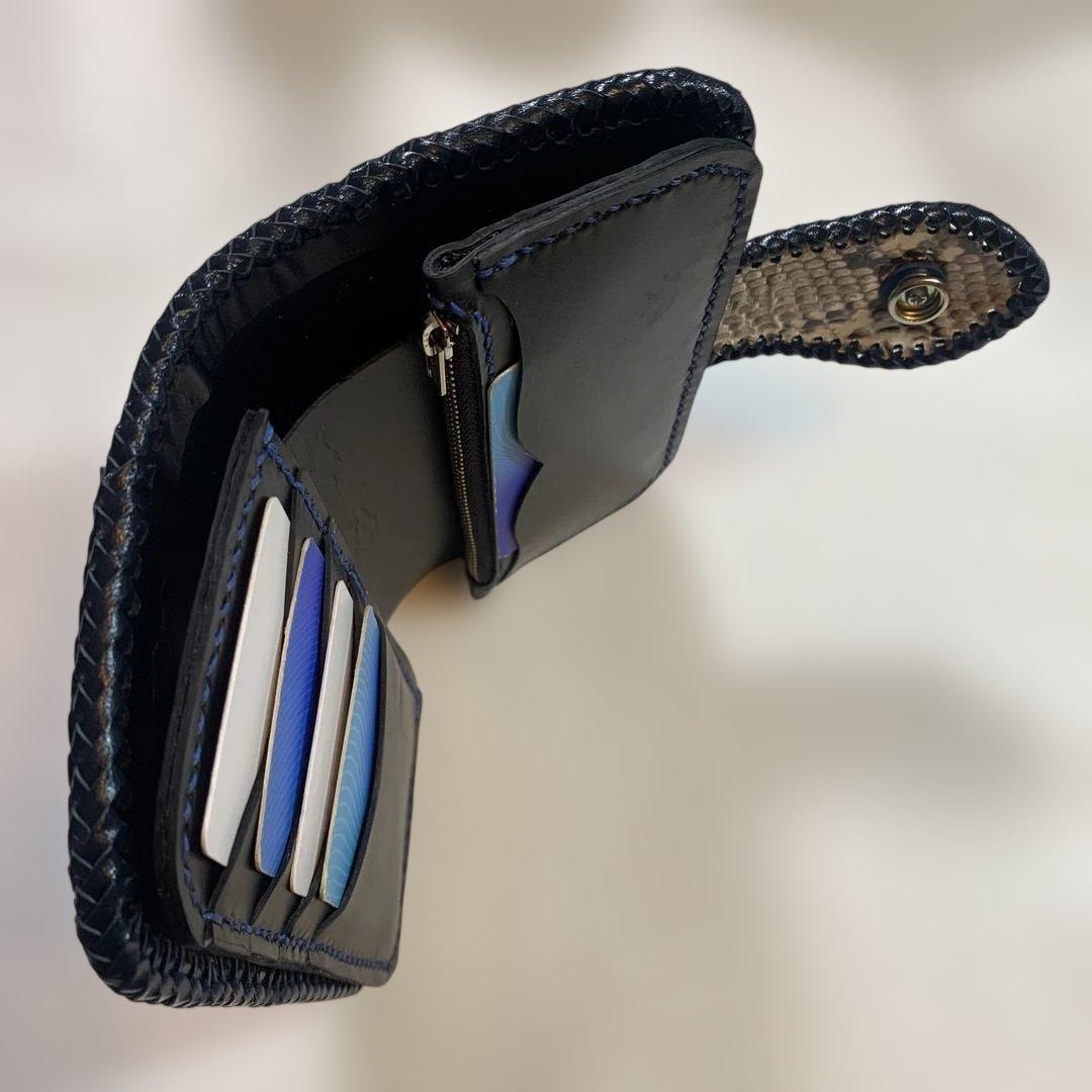 ハンドメイドレザークラフトダイヤモンドパイソンミドルウォレット牛レース編紺色