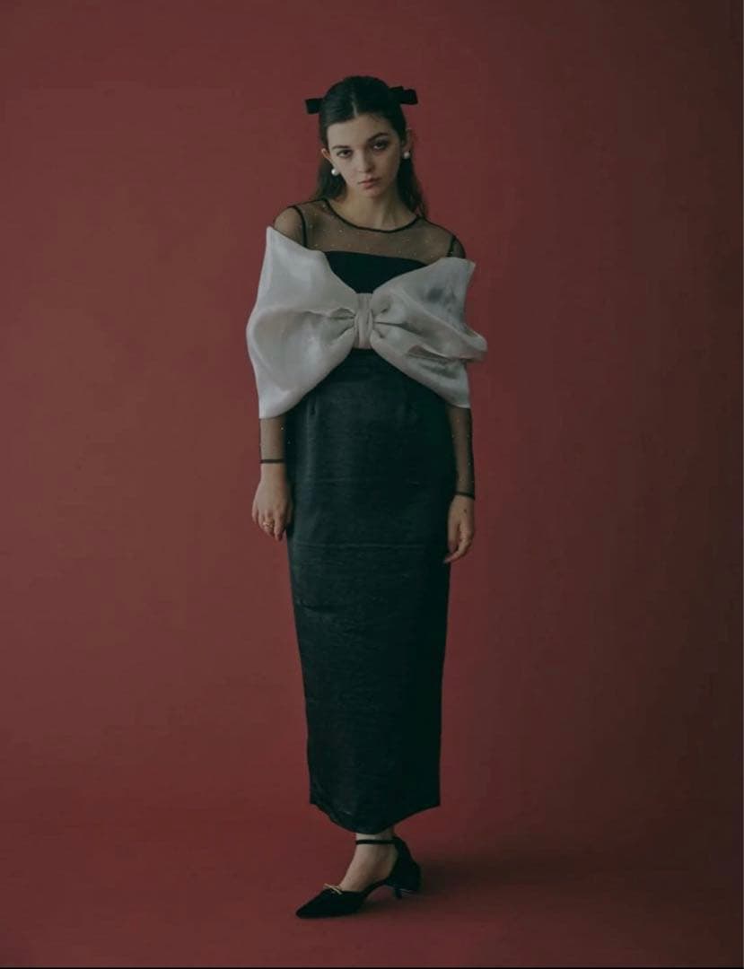 エクミール　RIBBON TIGHT DRESS