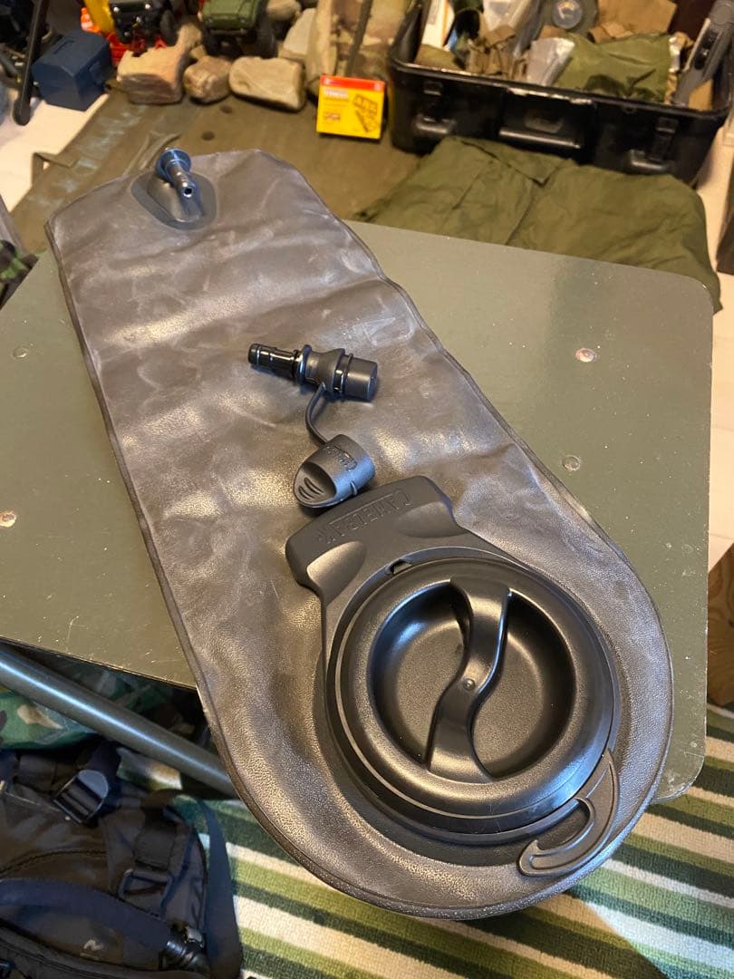 米軍　 CAMELBAK ブラックバックパック ハイドレーション付き