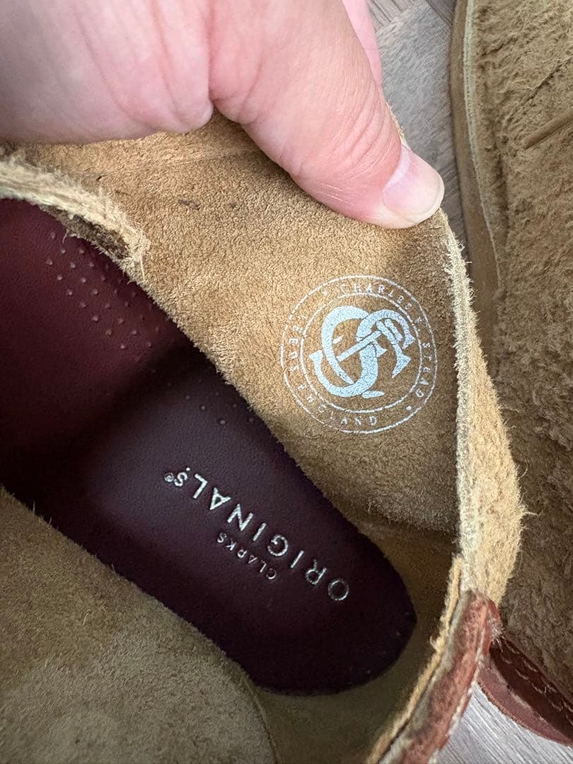 人気モデル！美品！クラークスClarksデザートトレックハイ26.0 ベージュ