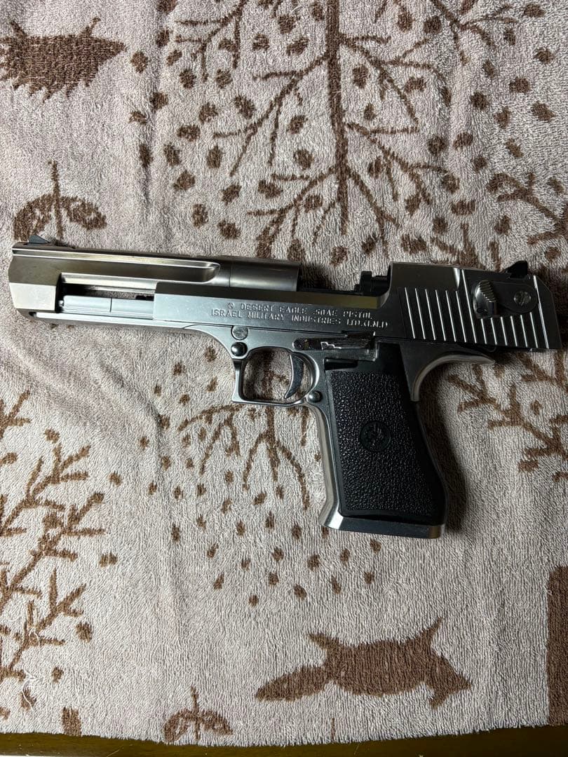 DESERT EAGLE .50AE クロームステンレス