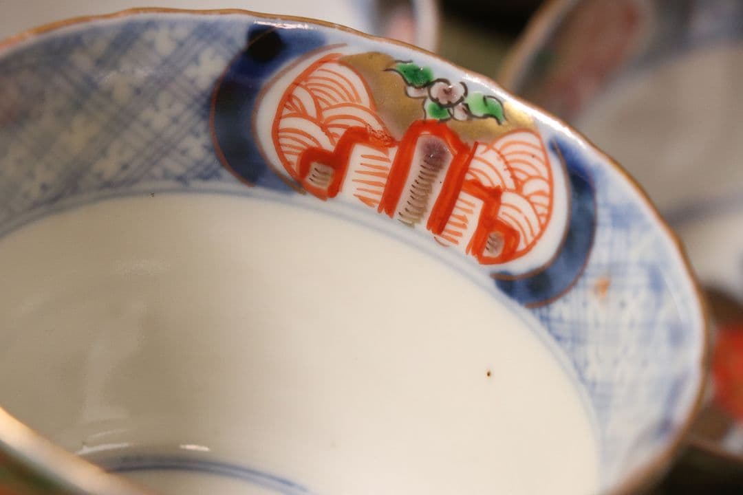 【CM56】古伊万里 色絵 小鉢 向付 八客 人物 青海波 唐草 牡丹 錦手