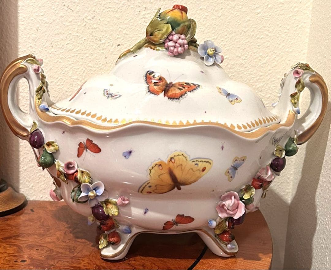 Mcmgcmi マンガーニ 　イタリア製　置物　陶器　ジュエリーボックス