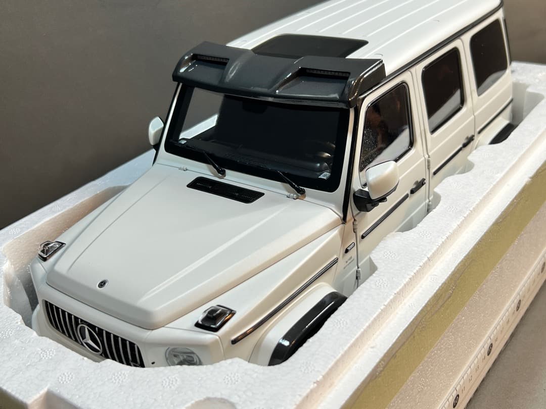 【希少】Mercedes-AMG G 63 4x4² W463(1:12)