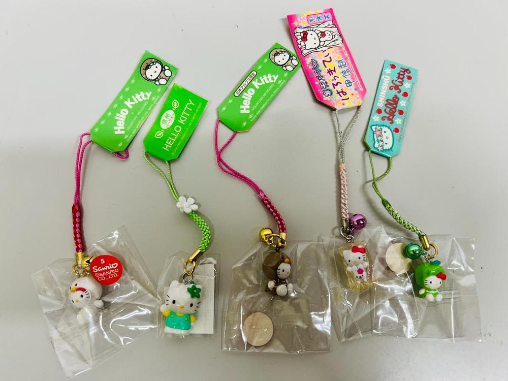 ◆サンリオ HELLO KITTY ご当地ストラップ 41個セット 08273