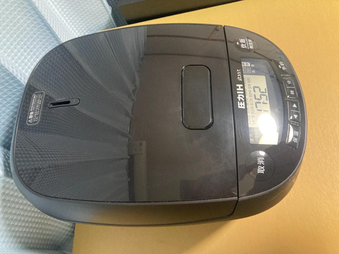 2023年製 タイガー JPV-C180 圧力IH炊飯器 10合炊き