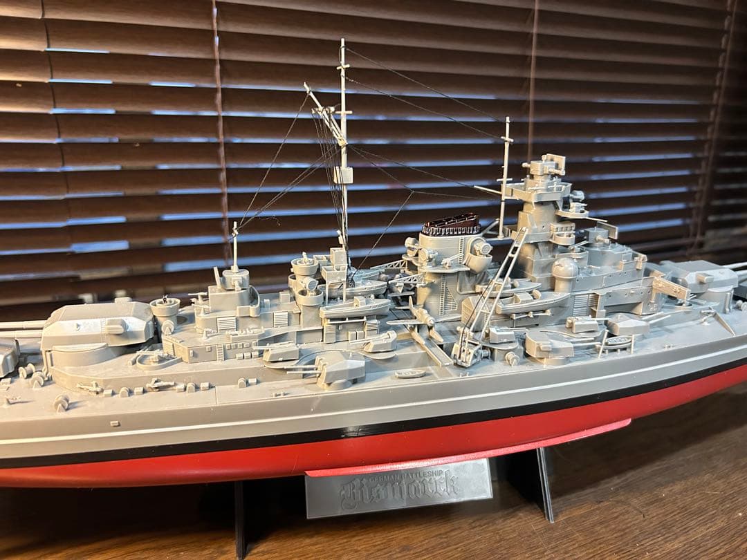 ビスマルク高速戦艦ドイツ1/350世界最強の戦艦一撃でフッド戦艦を撃沈(完成品)