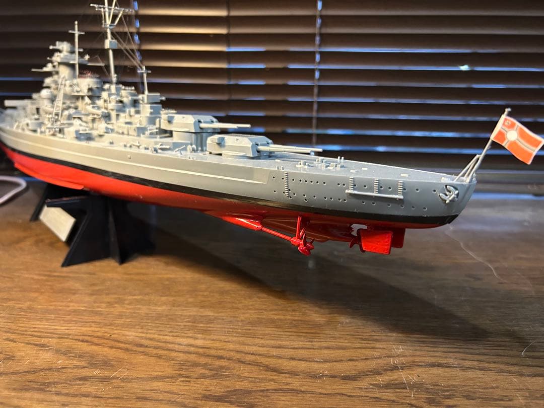 ビスマルク高速戦艦ドイツ1/350世界最強の戦艦一撃でフッド戦艦を撃沈(完成品)