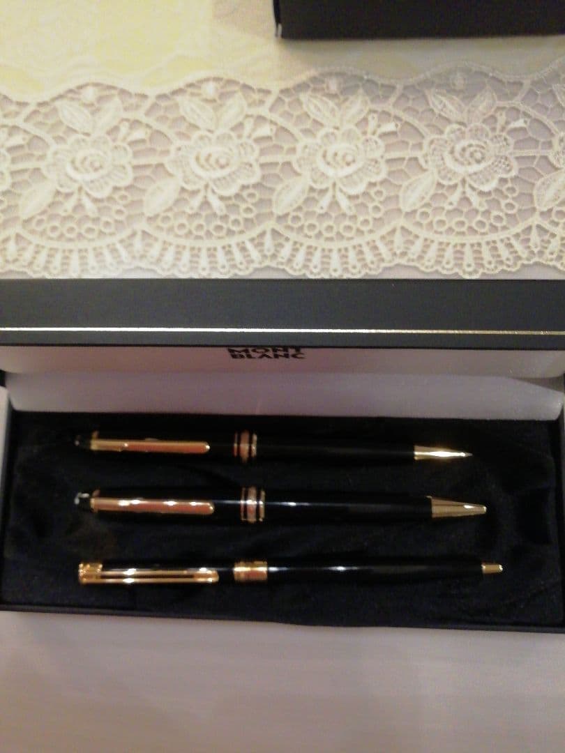 MONT BLANC ボールペン２本　シャープペンシル1本　ケースの4点セット