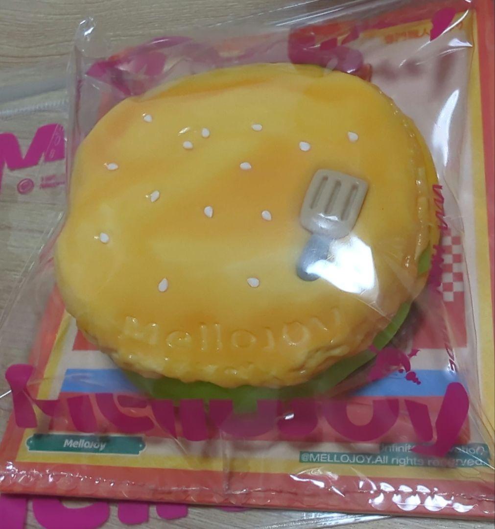 mellojoy　メロジョイ　バーガースクイーズ2個　チーズビーフエッグ　イカ墨