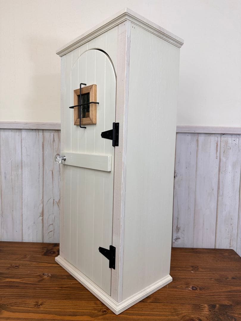 【1点のみ】ナチュラルアンティークな扉のようなキャビネット