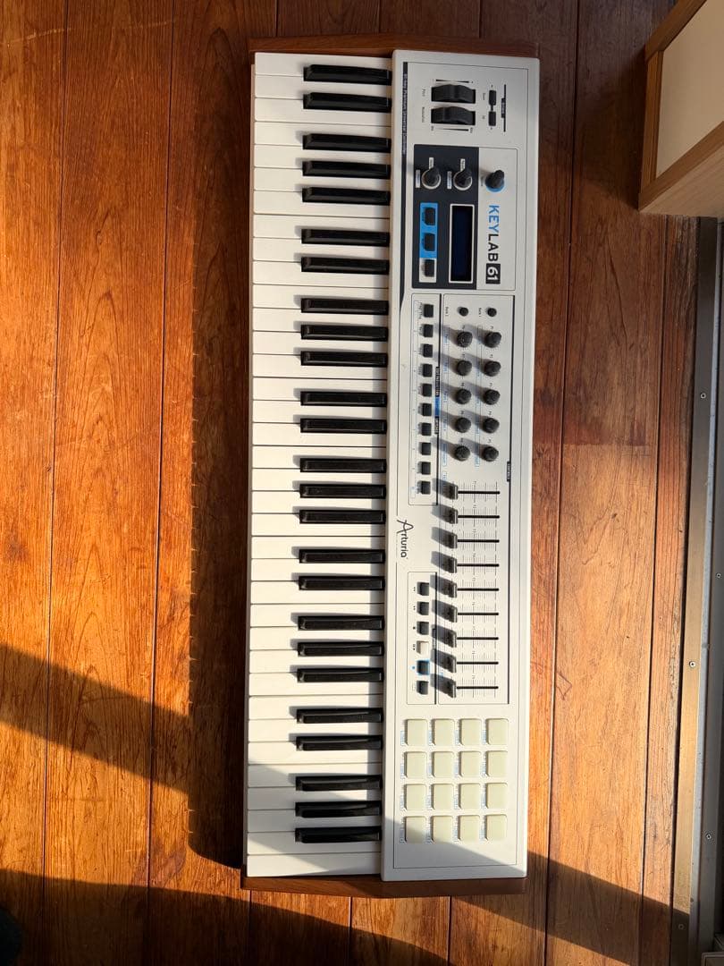 【美品】Arturia KeyLab 61 MIDIキーボード