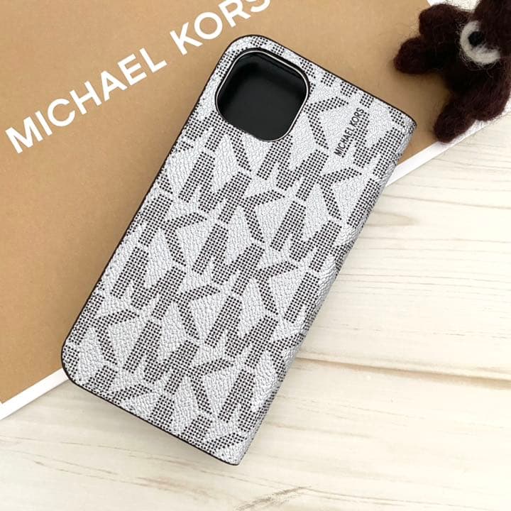 ★ 新品 MICHAEL KORS マイケルコース iPhoneケース ホワイト