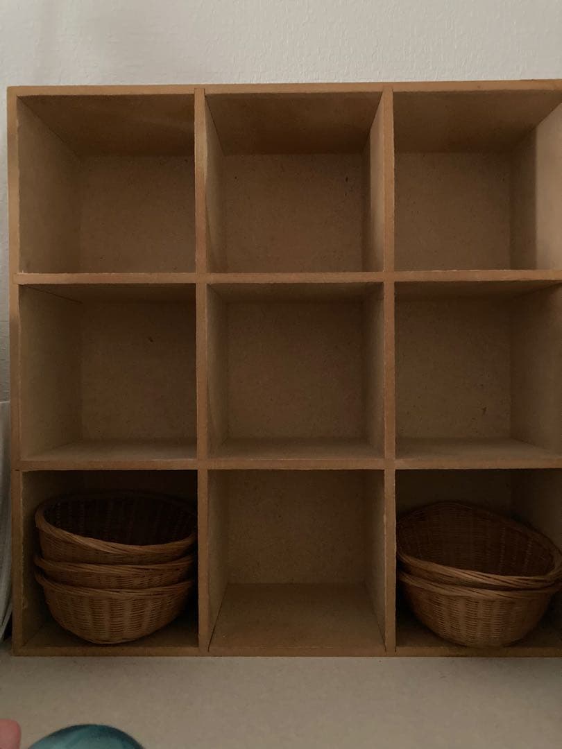 2割お値下げ40年前ブロカント購入ディスプレイラック飾り棚マス目箱柳カゴ5個つき