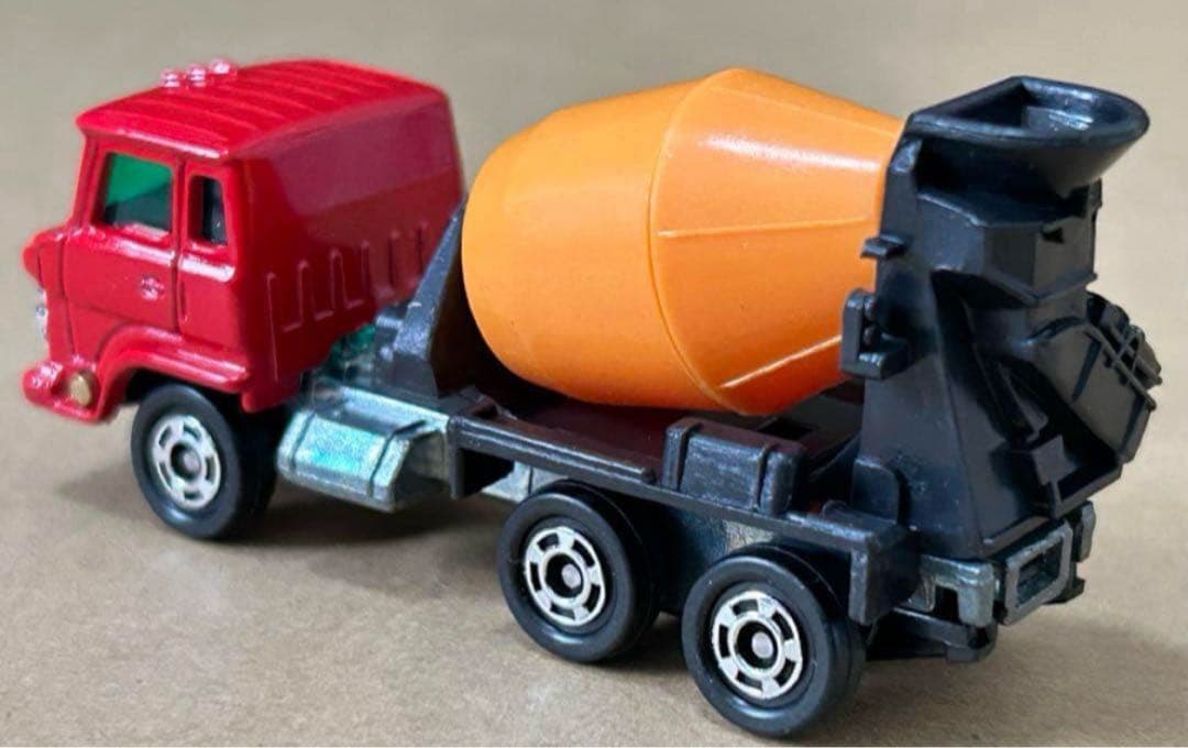 日本製 トミカ 日野 ミキサー車