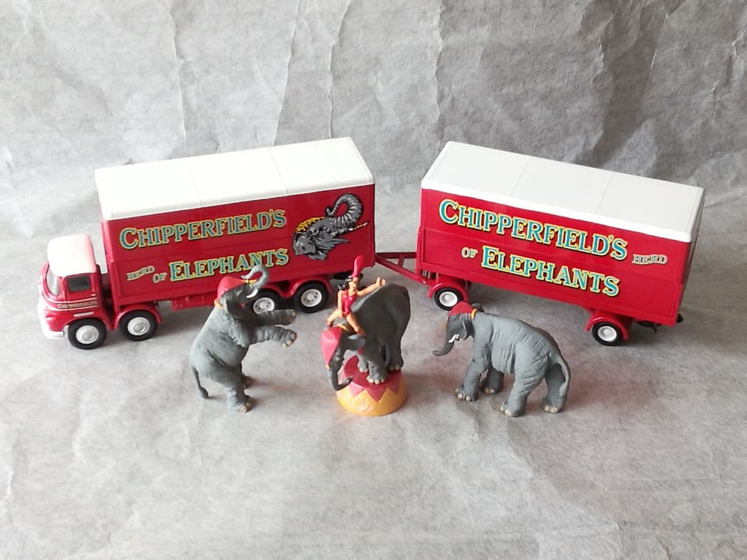 コーギー　Corgi Chipperfields Circus 箱入り　英国