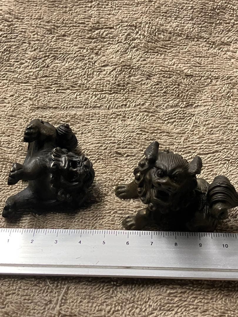 金属製 獅子像 木製台座付き　真鍮製