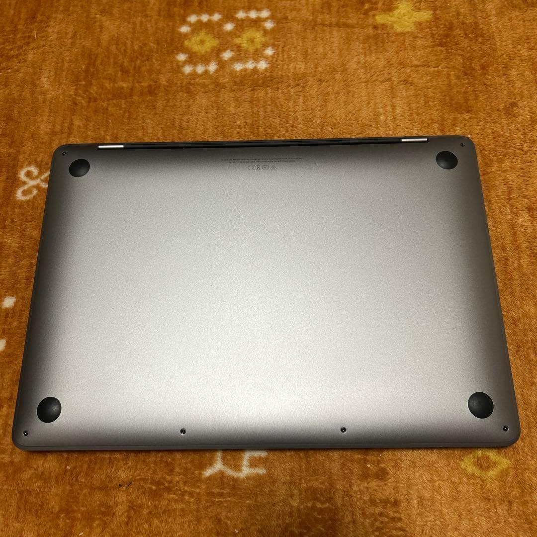 美品MacBook Pro 2020 M1 A2338 8/ 250GB 8コア