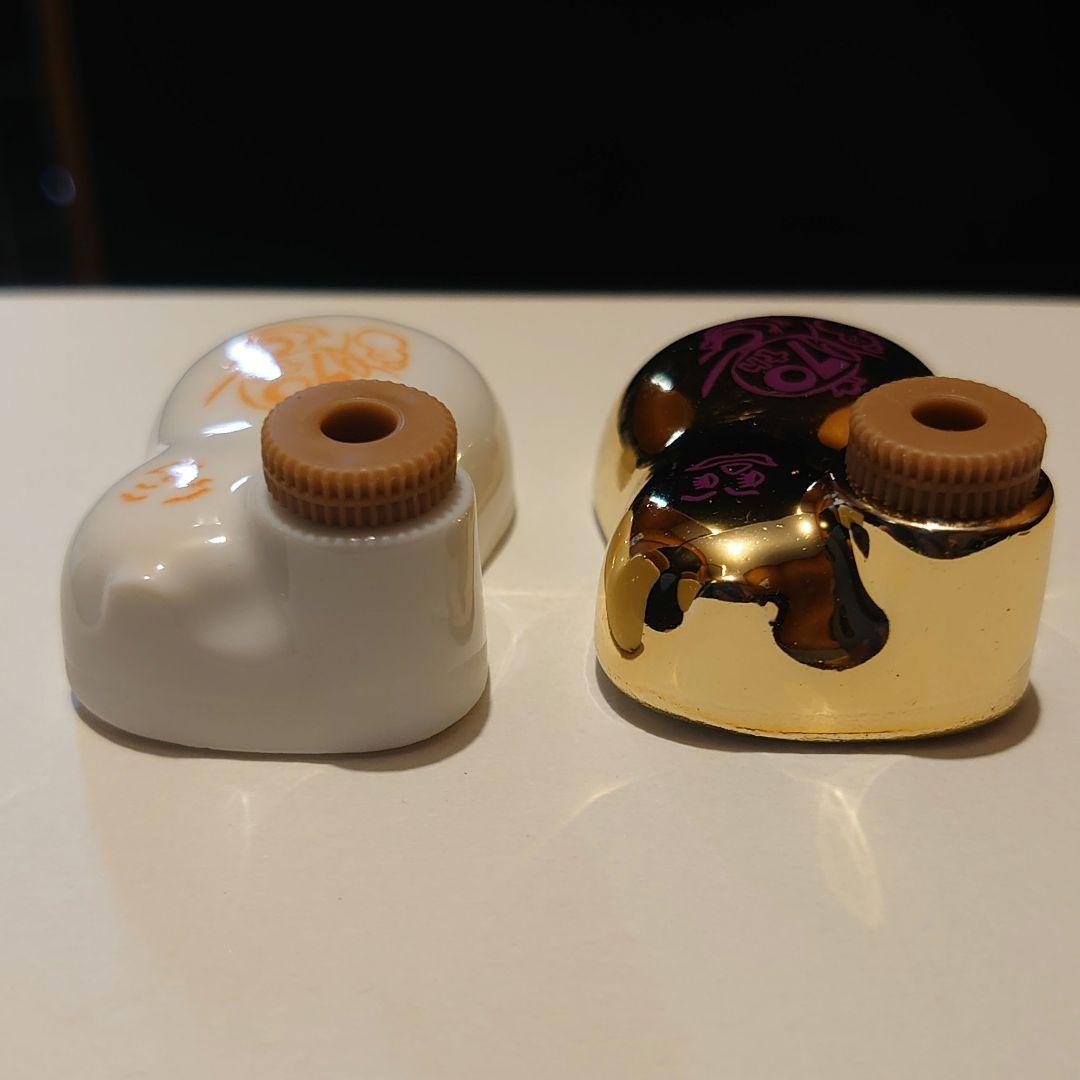 【崎陽軒　70周年記念ひょうちゃん２個セット(金&白)】
