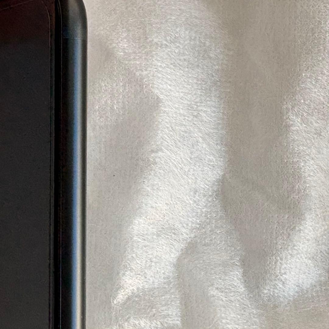 iPhone SE 第3世代 ミッドナイト 128GB 背面割れ