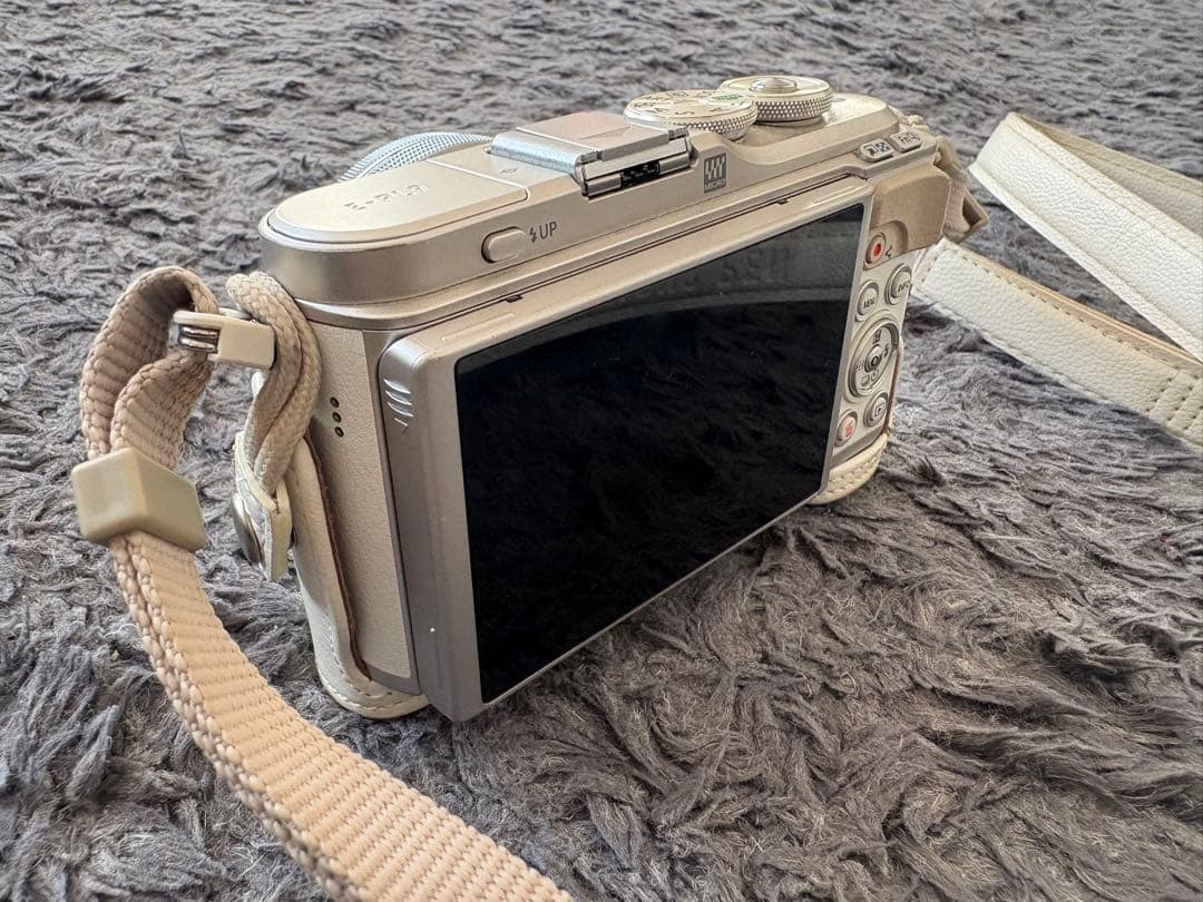 OLYMPUS PEN E‑PL9 ダブルズームキット ホワイト