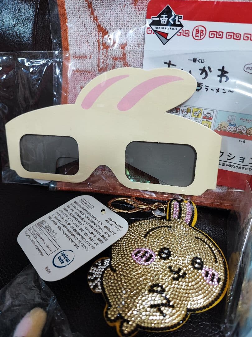 ちいかわ　うさぎ　セット売り　レア☆初期サンリオブローチ入り