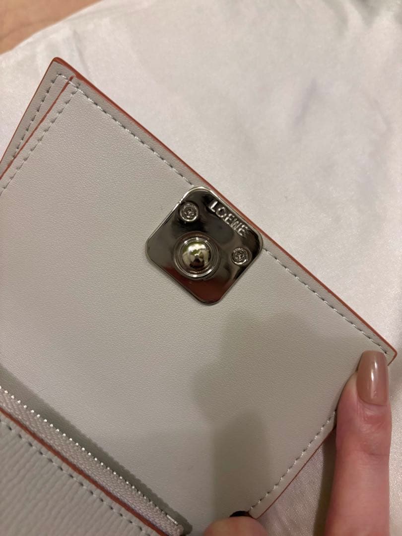 【美品】ロエベLOEWE アナグラム バーティカル ウォレット 折り財布