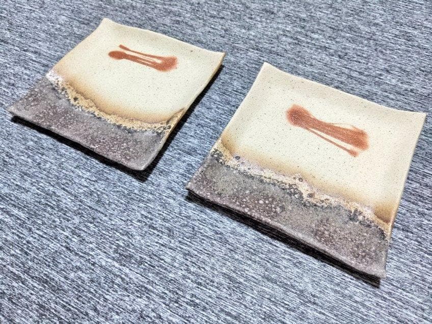 備前焼　おしゃれなデザインの平角皿２枚セット　刺身、その他料理　日本六古窯の1つ