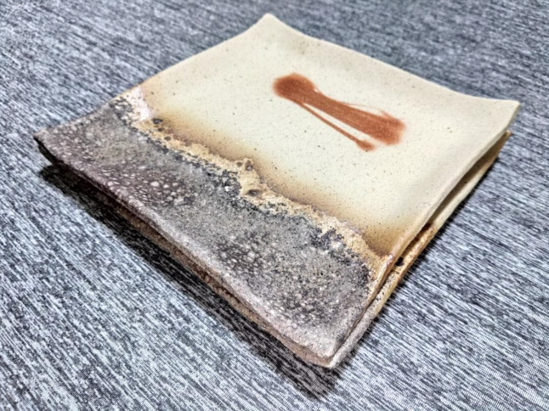 備前焼　おしゃれなデザインの平角皿２枚セット　刺身、その他料理　日本六古窯の1つ