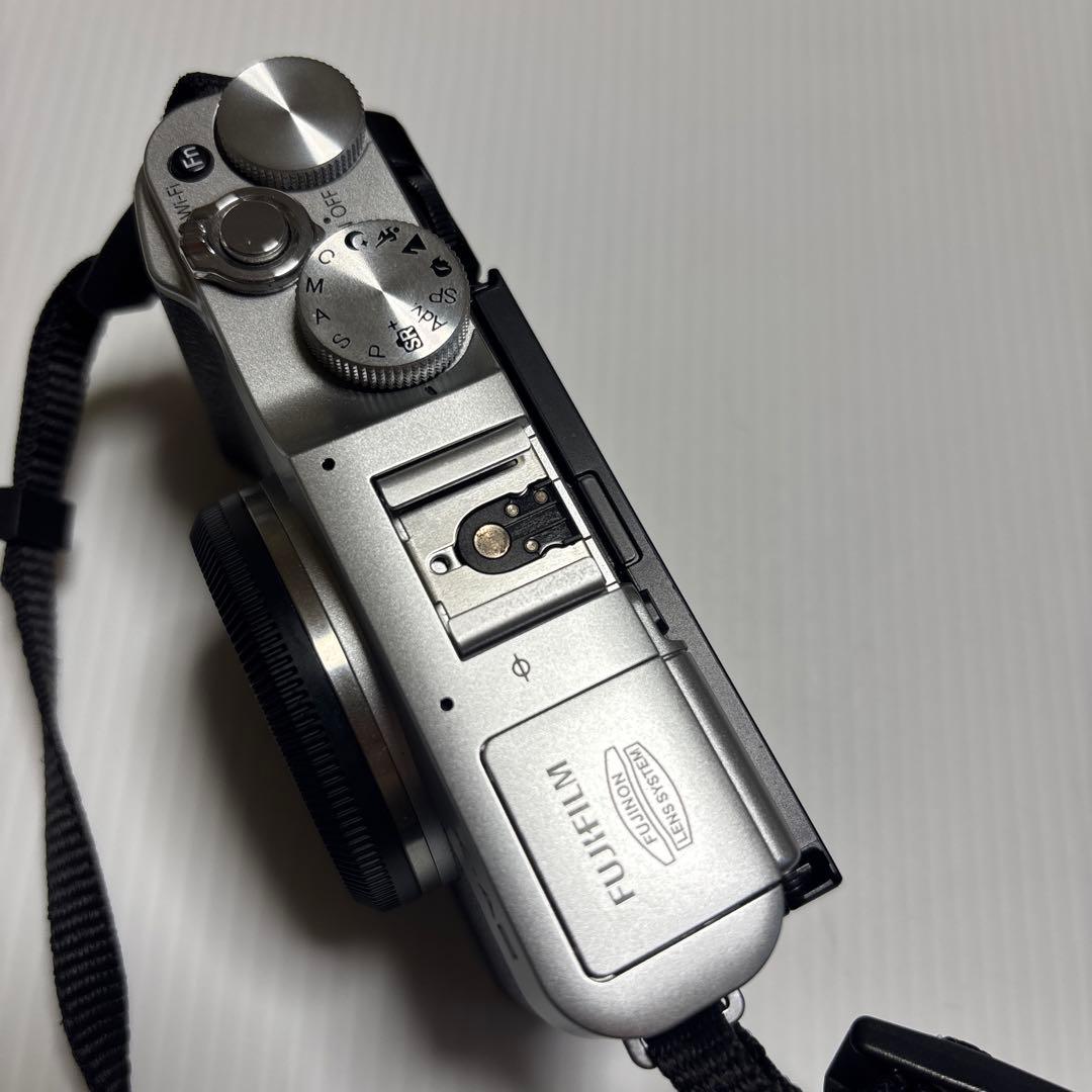 FUJIFILM ミラーレス一眼 X-A2 ダブルズームレンズキット シルバー