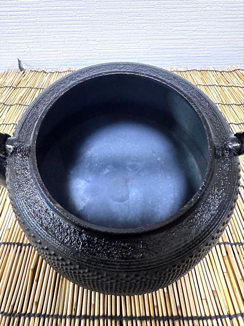 未使用品、供箱等付属品付　南部蓬榮堂造　１５型九重アラレ　南部鉄瓶　南部鉄器