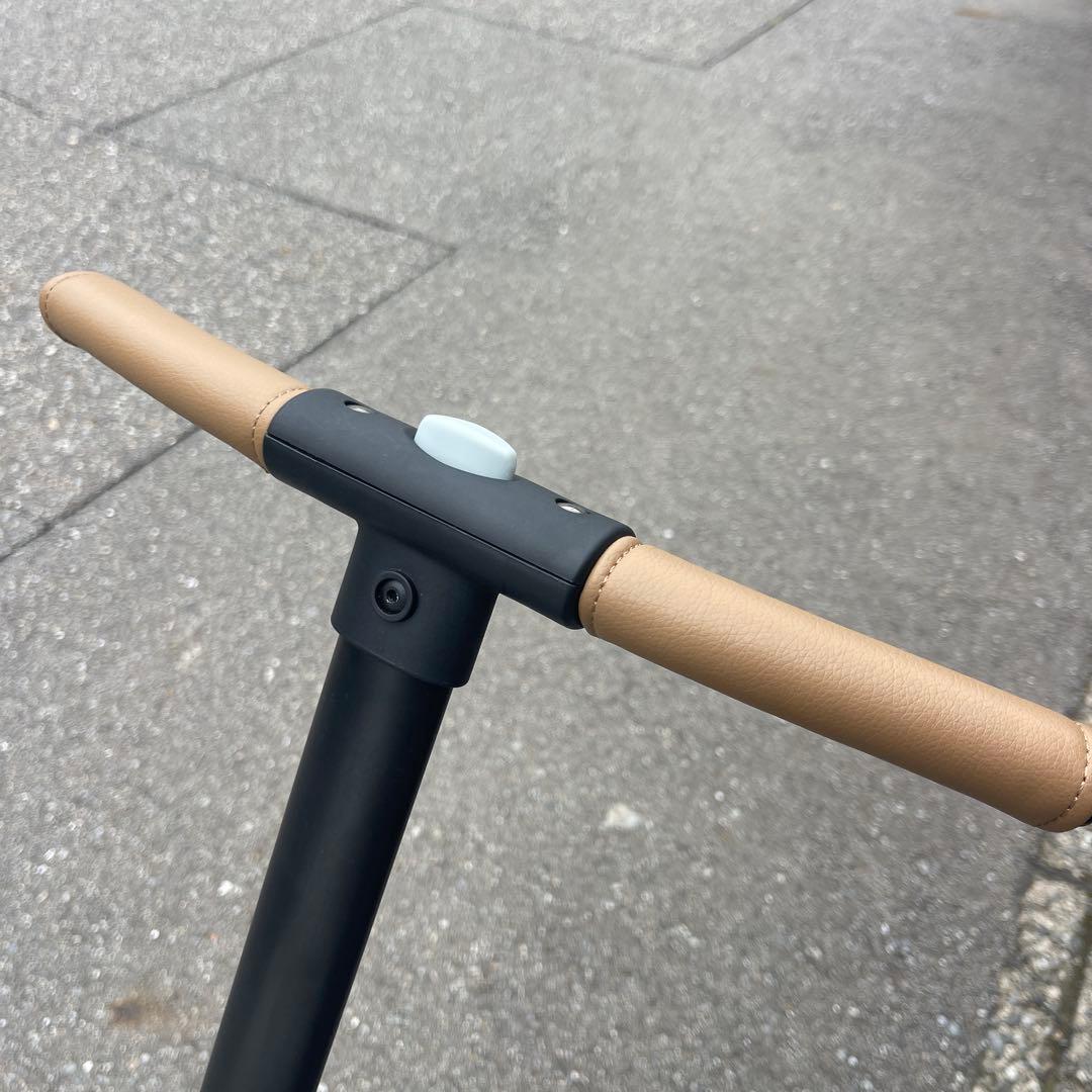 AIRBUGGY WIZ -Xペットカート ホワイト/ブラウン