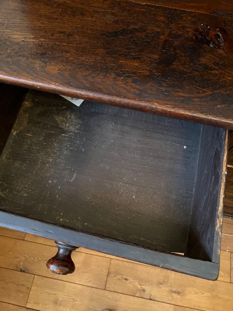 英国アンティーク木製彫刻装飾付きキャビネット