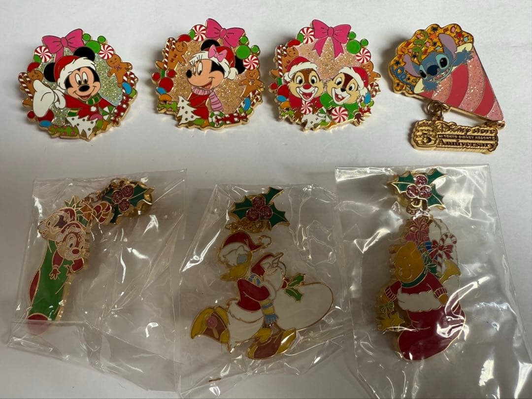 クリスマスキャラクターピンバッジ7個セット
