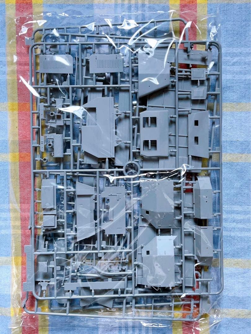 サイバーホビー 1/35 8トンハーフトラック w/3.7cm FLAK43