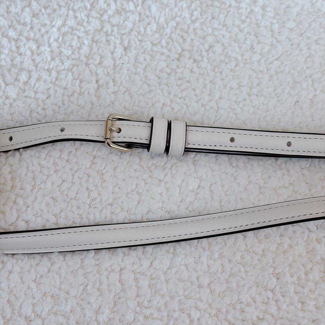 【美品】COACH　コーチ　ショルダーバッグ　花　デイジー　刺繍　クロスボディ