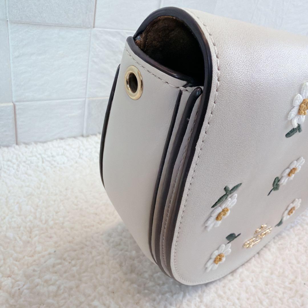 【美品】COACH　コーチ　ショルダーバッグ　花　デイジー　刺繍　クロスボディ