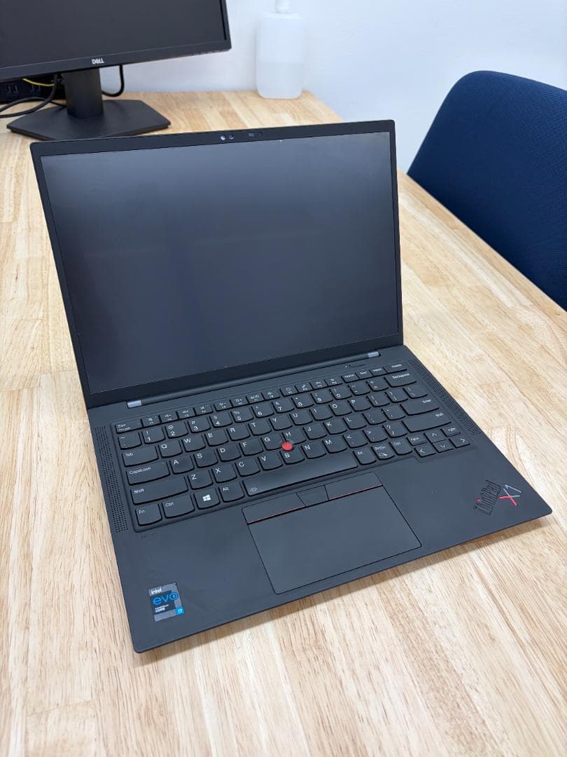 Lenovo ThinkPad X1 Carbon gen 9 (14インチ)
