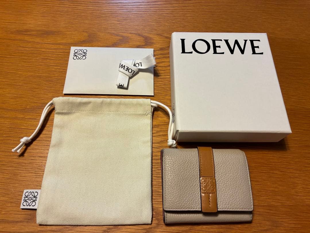 LOEWE ロエベ　3つ折り財布