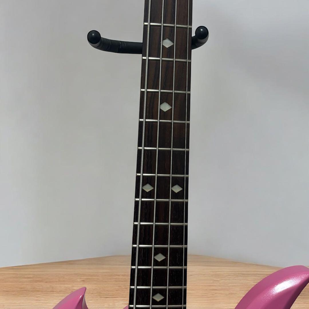 B.C. RICH MOCKING BIRD ピンクベース