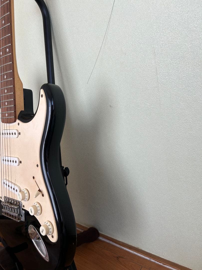 Squier ストラトキャスター ブラック 6弦