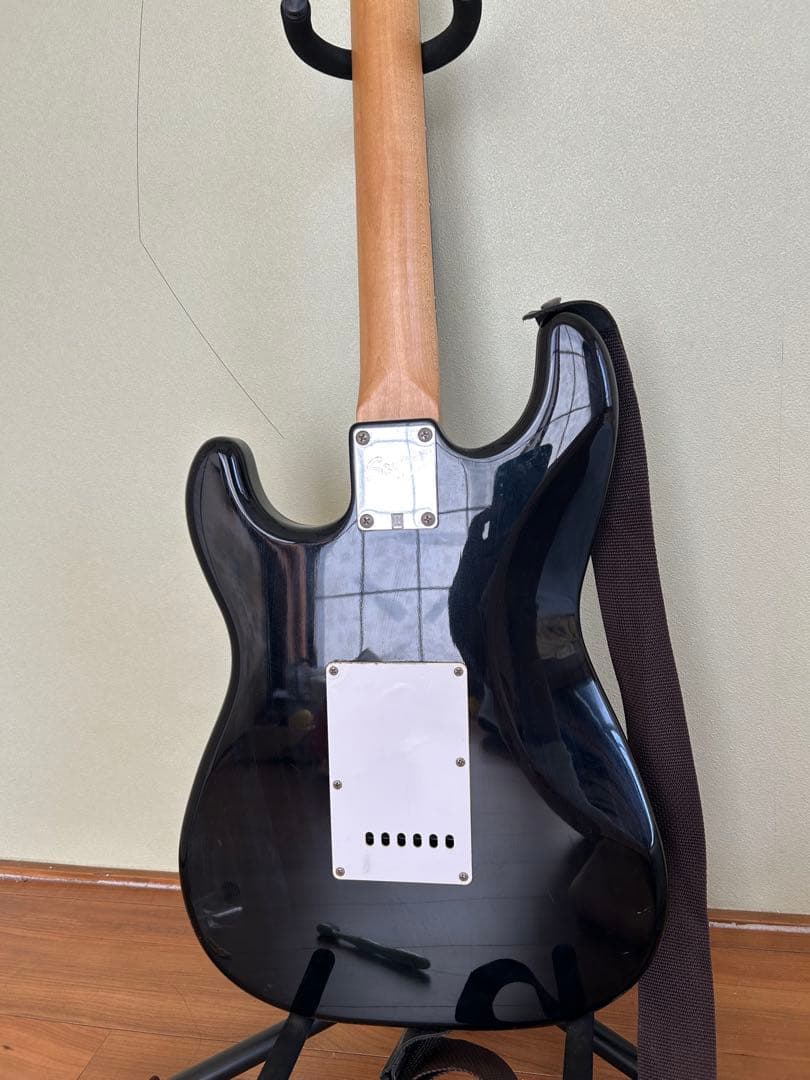 Squier ストラトキャスター ブラック 6弦