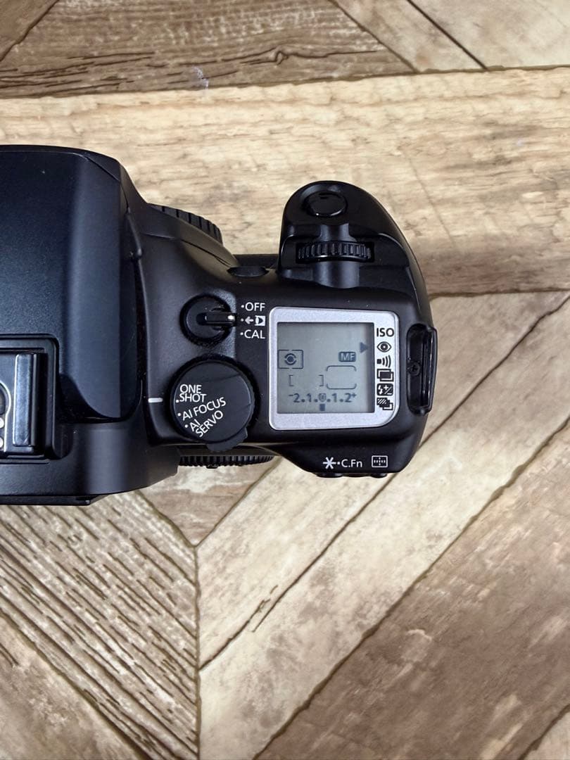 美品 Canon EOS 7 フィルム 一眼レフカメラ BP-300付き