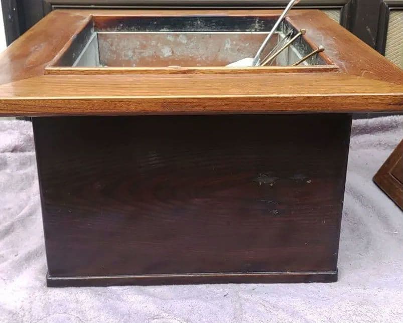 美品 高級 炉裏テーブル 暖房 調理可 炉端焼きOK 火鉢　新品南部鉄器鍋付き