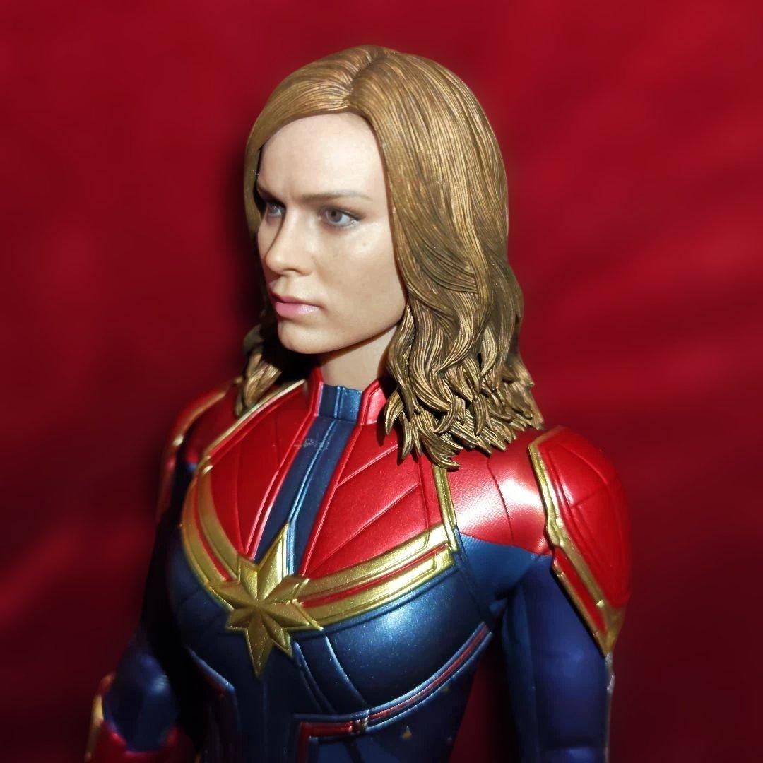 HOT TOYS キャプテン・マーベル 1/6 Deluxe ver. 開封品
