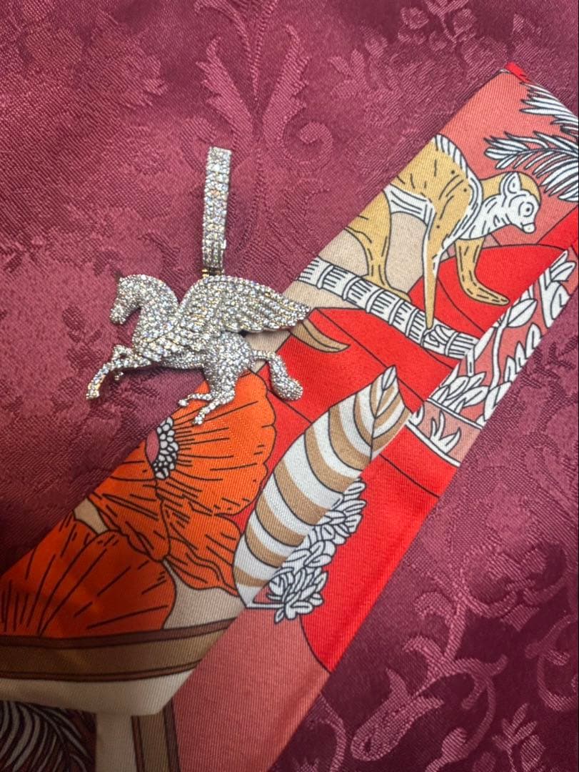 ￼ペガサスモチーフペンダントトップ　チャーム✖️スカーフ