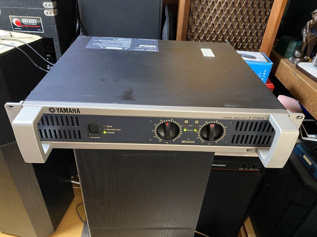 ヤマハパワーアンプ　YAMAHA P-2500S