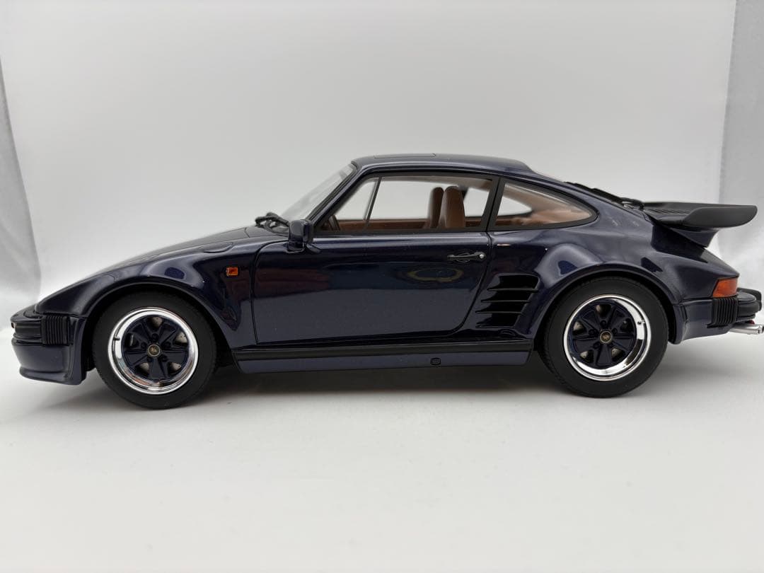 ミニカー Porsche930Turbo Slant Nose896/1000 1/18
